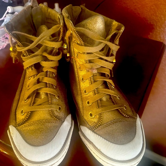 Coach sneakers sparkly gold size 11 fits like a 10 - Picture 2 of 3